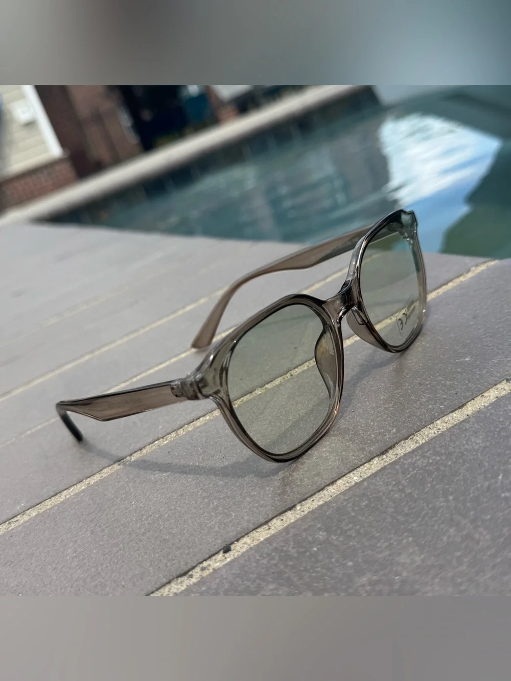 Transparent Grey Round Sunglasses